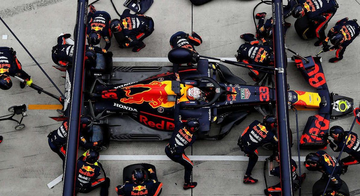 Red Bull F1 Team Makes Record Pit Stop In Less Than 2 Seconds