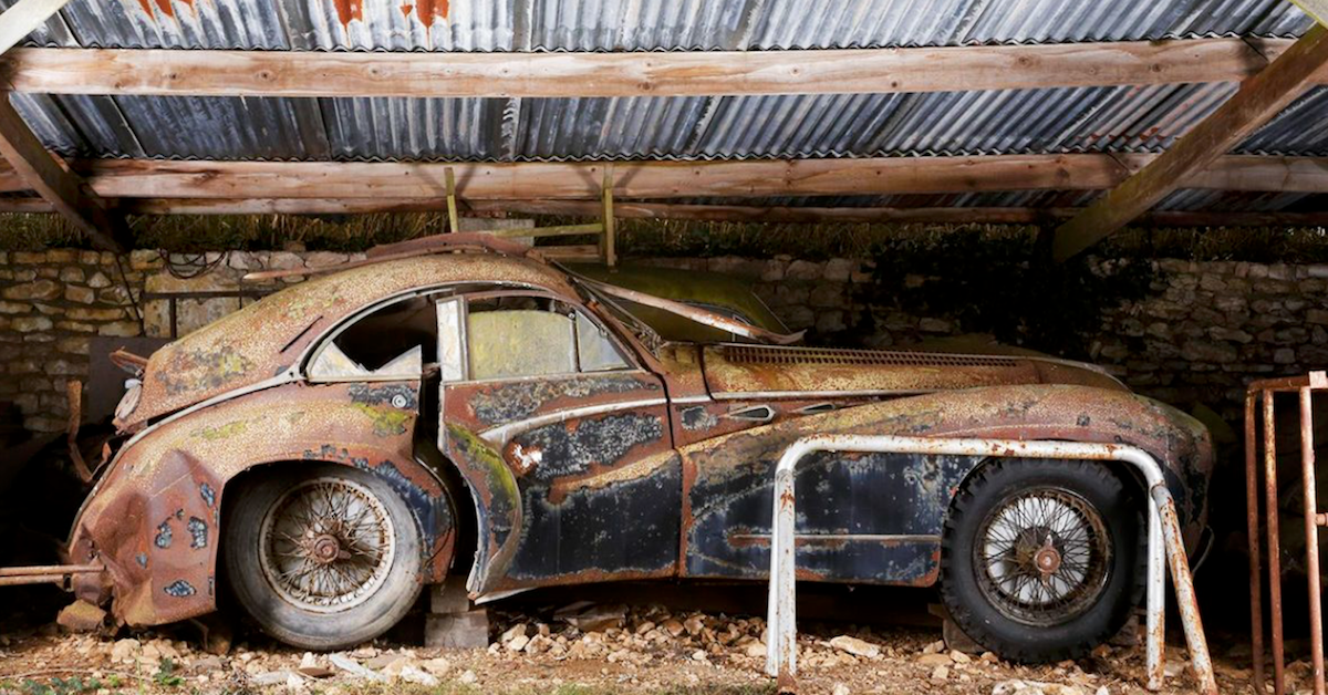 20 Rare Classic Cars People Found Covered In Dust Thethings