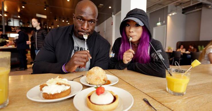 18 Surprising Facts About Bayley And Sasha Banks Thethings