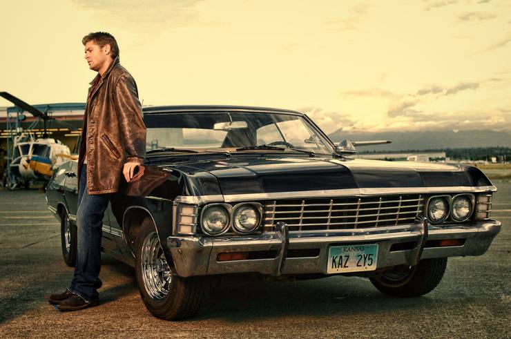 Dean Winchester com a Chevrolet Impala