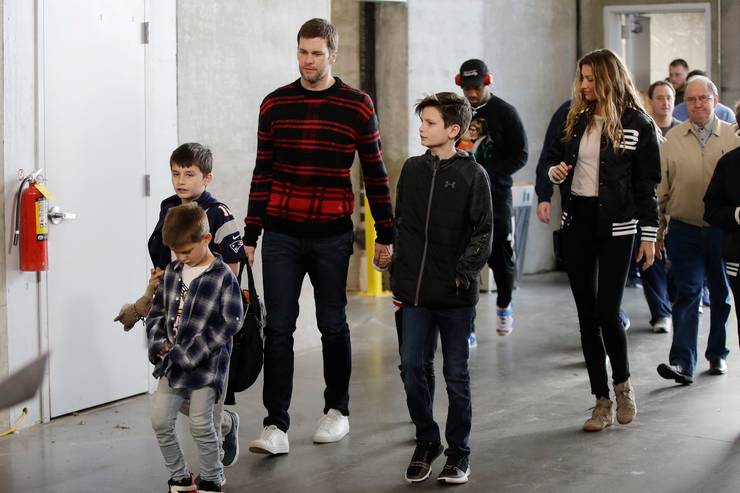 Featured image of post John Edward Thomas Moynahan And Tom Brady Thomas edward patrick brady jr