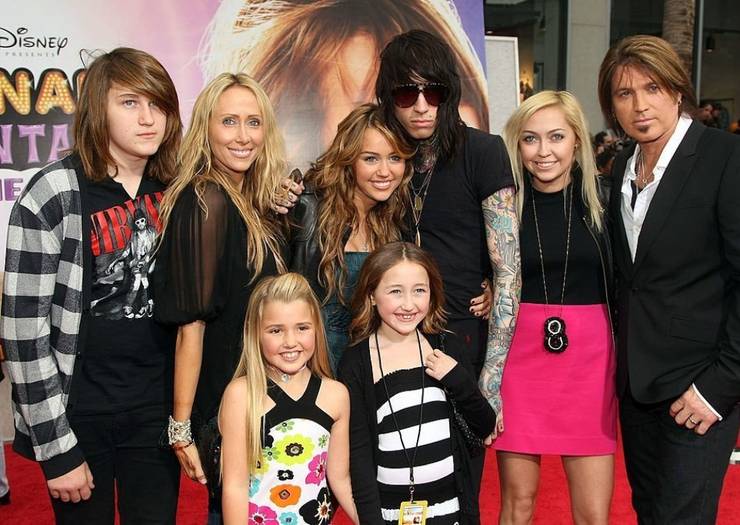 Are Miley Cyrus And Her Siblings America S Most Dysfunctional Family
