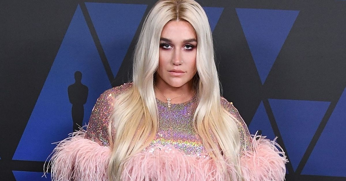 Kesha's Iconic Pink and Blue Hair - wide 5