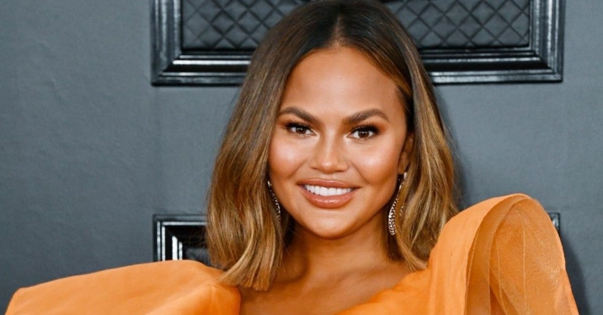 Chrissy Teigen Says Life Is ‘better After President Biden Unfollowed 0460