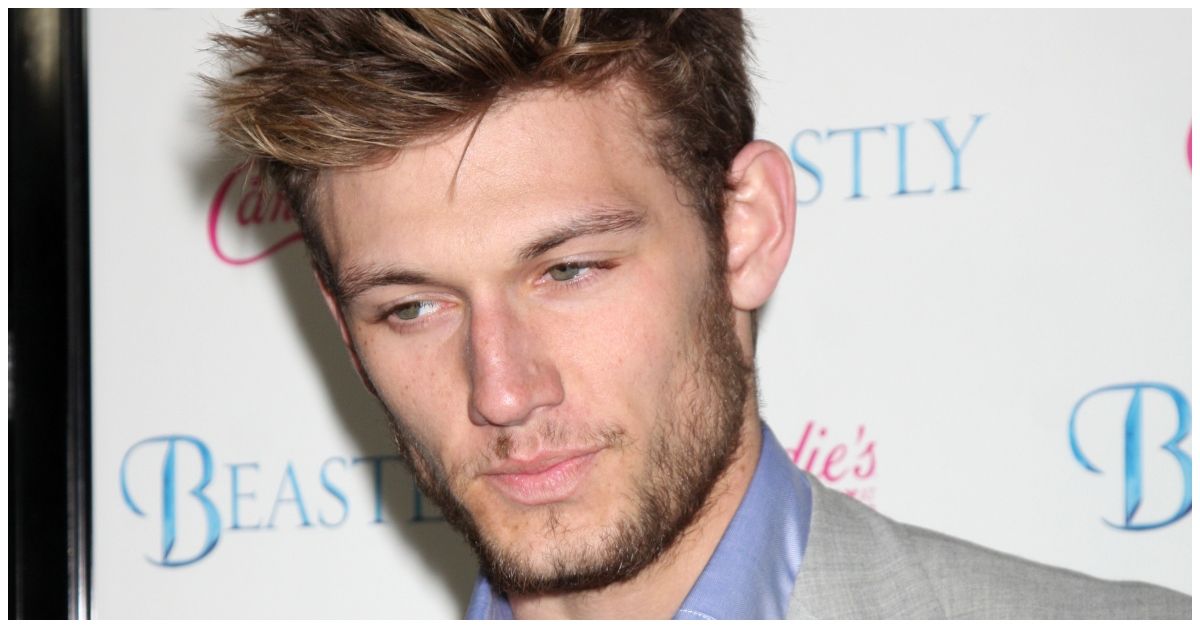 What Happened To Alex Pettyfer S Acting Career Thethings